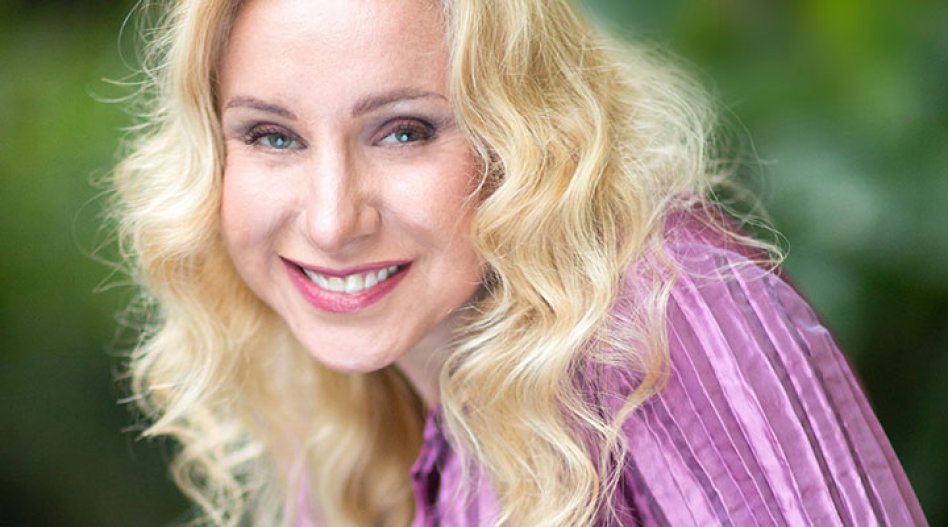 New Orleans Psychic and Medium Cari Roy picture